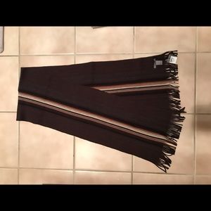 Johnson and Murphy Scarf